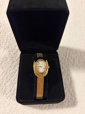 Heaven Mayhem Amara gold watch